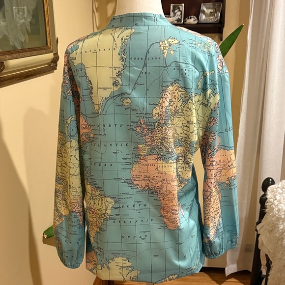 Map Print Button-Up Shirt - Picture 4 of 4
